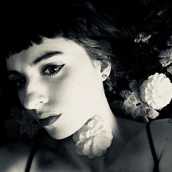 Meet your Posher, Lula - Picture 1 of 1